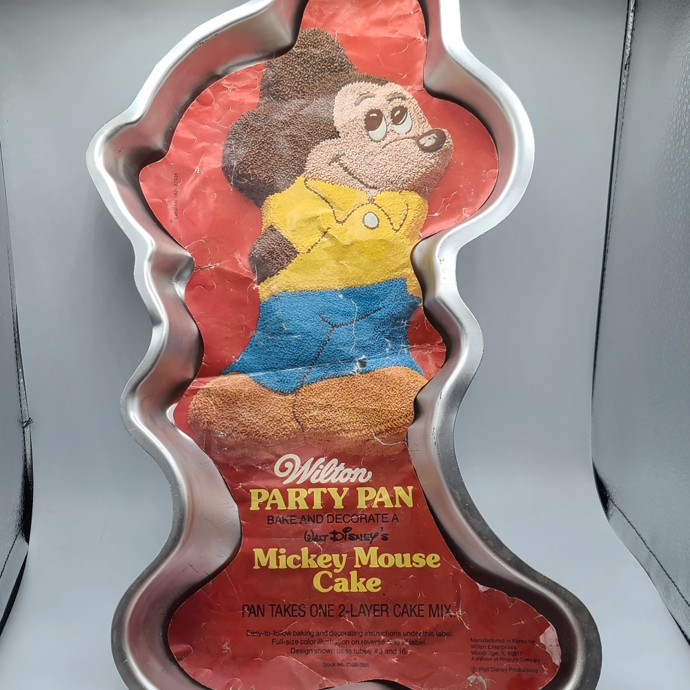 Vintage 1978 Wilton Mickey Mouse Cake Pan Full Body
